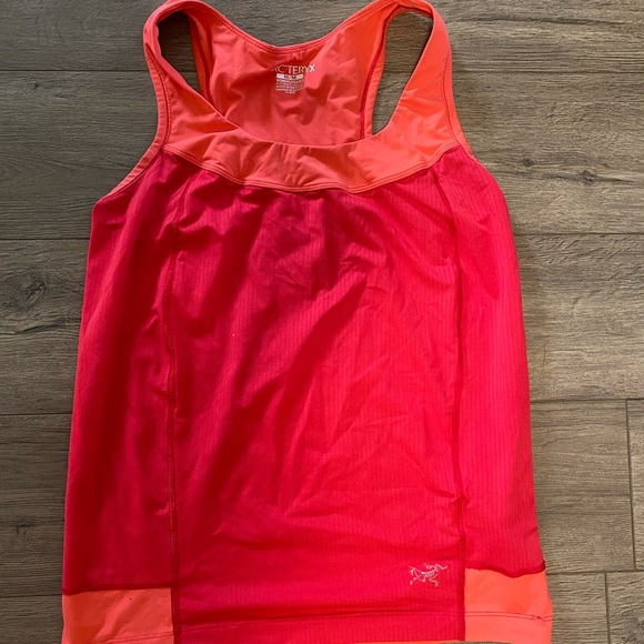 Arcteryx tank - Picture 1 of 3